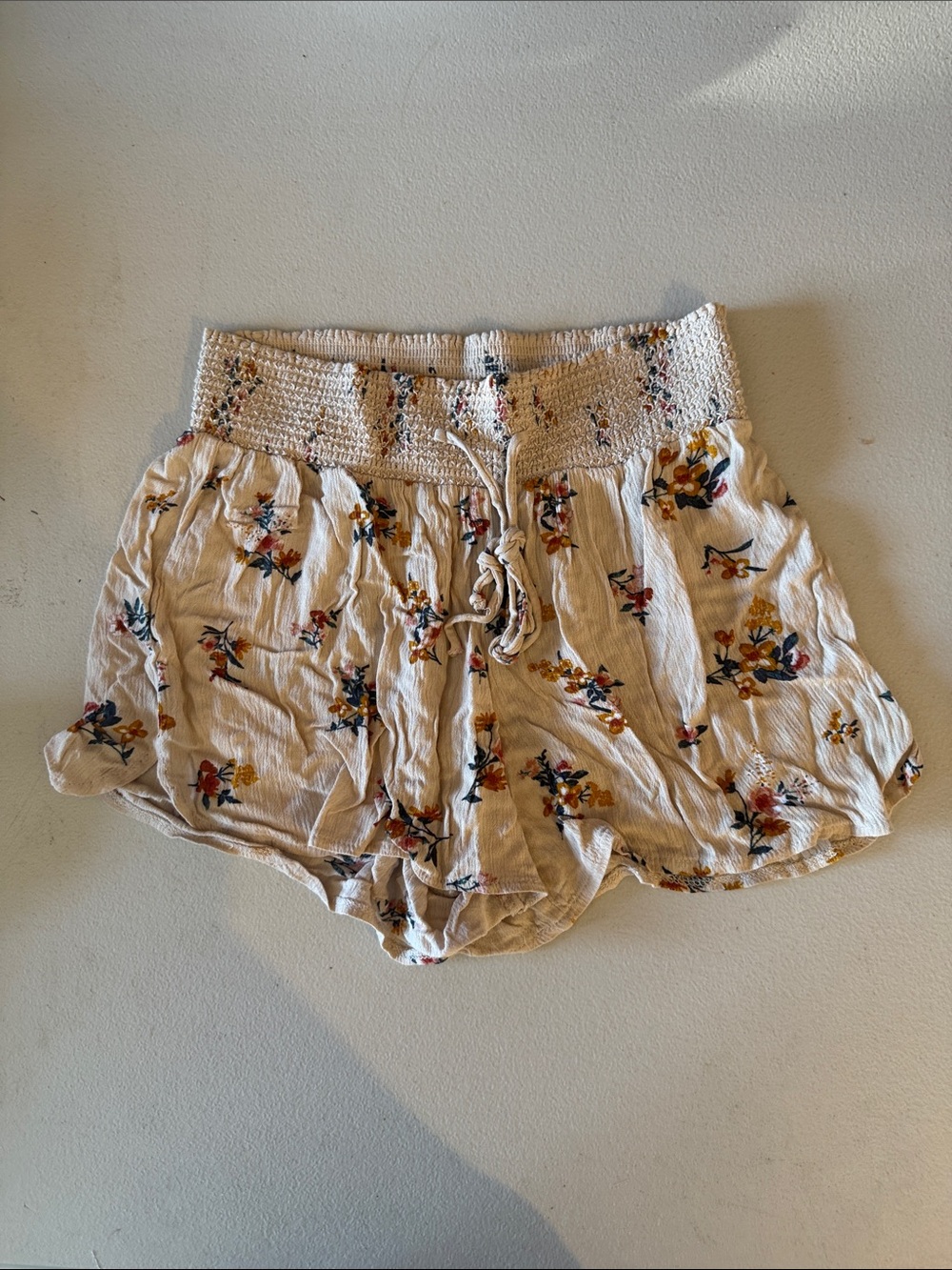 Retrology Women’s Beige Floral Smocked Waist Shorts Size: S